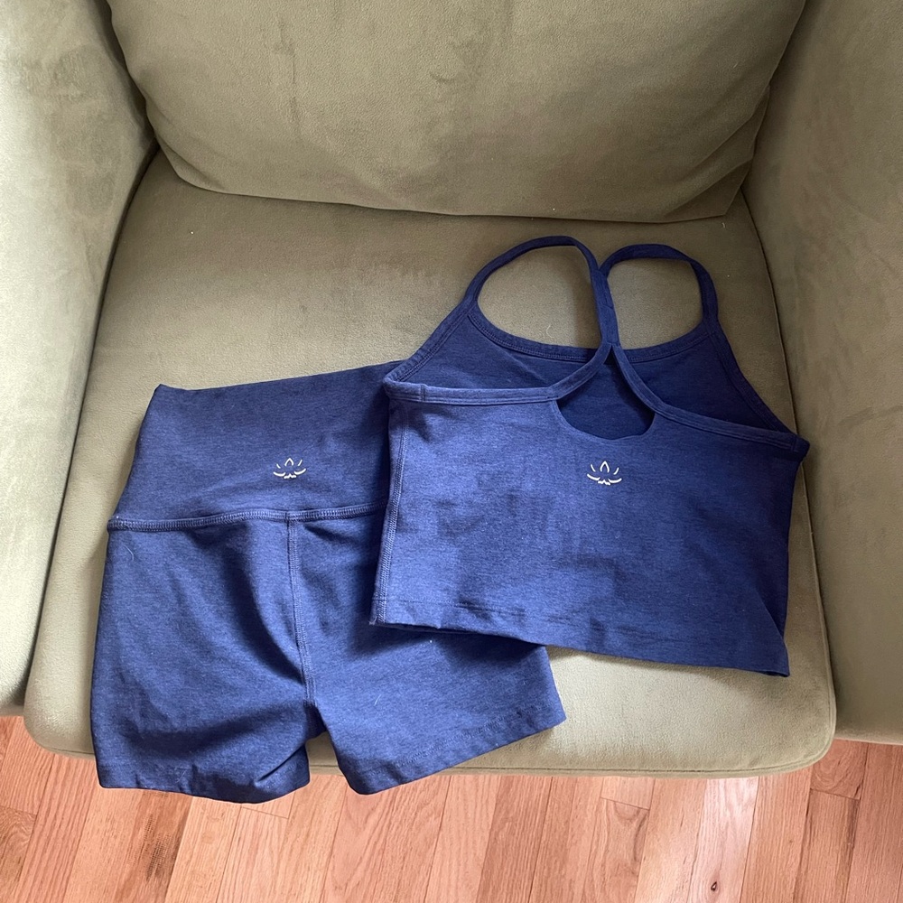 Beyond yoga  Women's Navy Blue short Set (XS)
